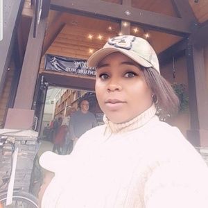 Meet your Posher, Yetunde